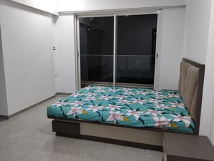 Bedroom in 3 BHK Apartment at Andheri West – for Rent