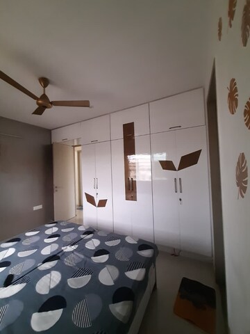 Bedroom in 2 BHK Apartment at Sheth Vasant Oasis, Andheri East – for Rent