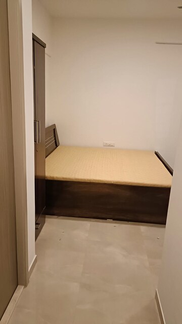 Bedroom in 2 BHK Apartment at Sheth Vasant Oasis, Andheri East – for Rent