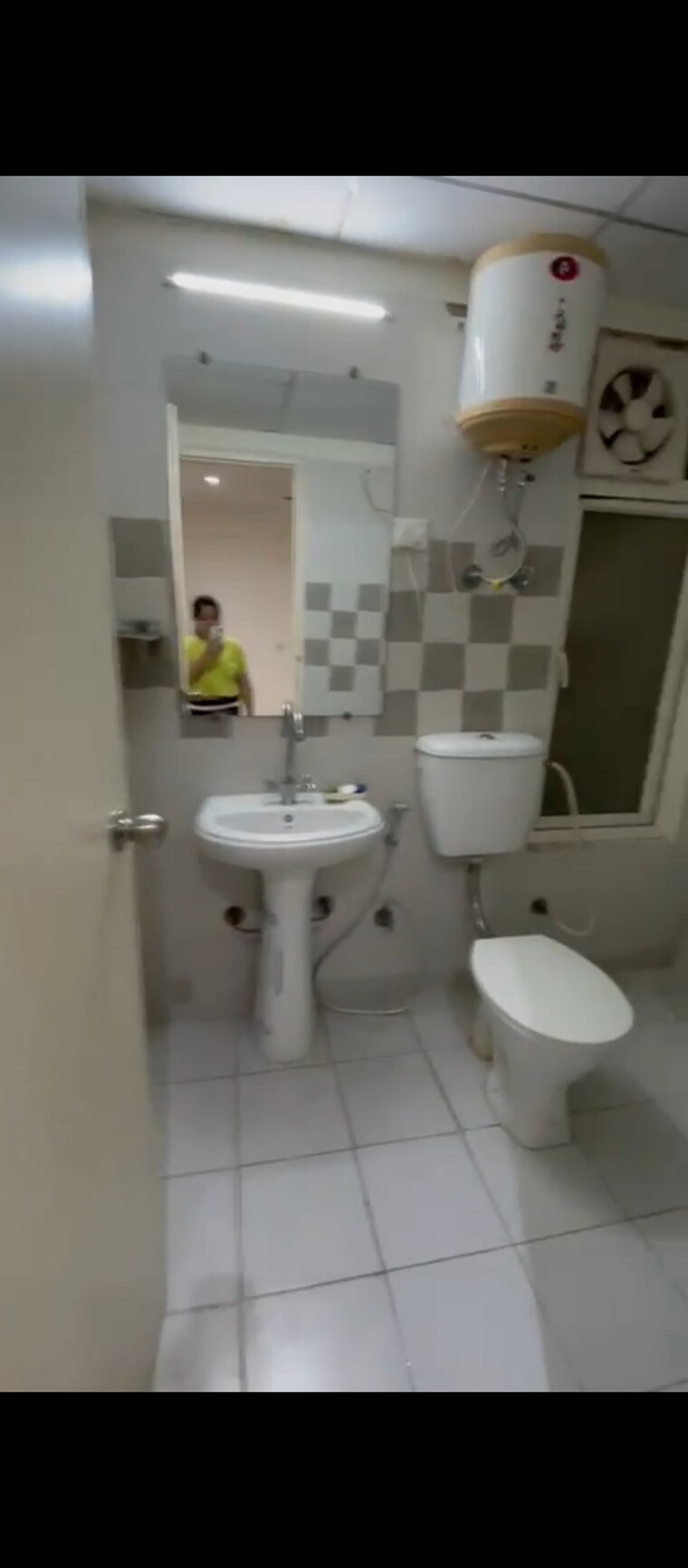 Bathroom, gaur-city-7th-avenue 2 Bedroom 623 Sq.Ft. Apartment In Sector 4 Greater Noida Greater Noida 9210451