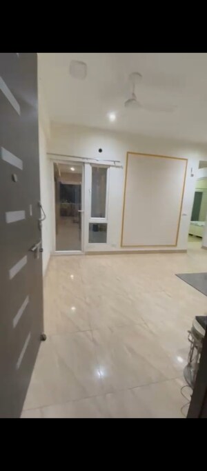 Room in 2 BHK Apartment at Gaur City 7th Avenue, Sector 4 Greater Noida – for Sale