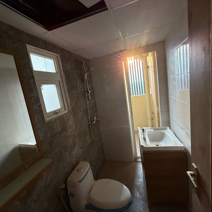 Living Room, tulip-yellow 3 Bedroom 1034 Sq.Ft. Apartment In Sector 69 Gurgaon 9210596