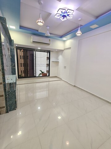 Room in 1 BHK Apartment at Malad West – for Rent