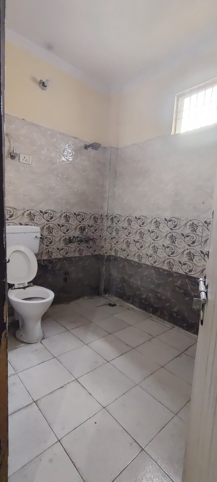 Bathroom, vasundhara sector 3 2 Bedroom 800 Sq.Ft. Builder Floor In Vasundhara Sector 3 Ghaziabad 9210598