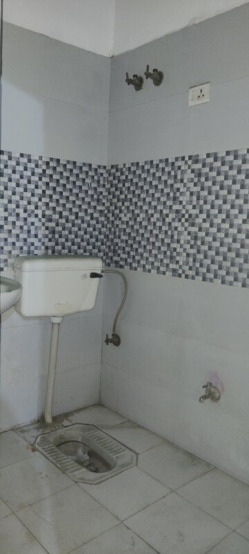 Bathroom in 2 BHK Builder Floor at Vasundhara Sector 3 – for Rent
