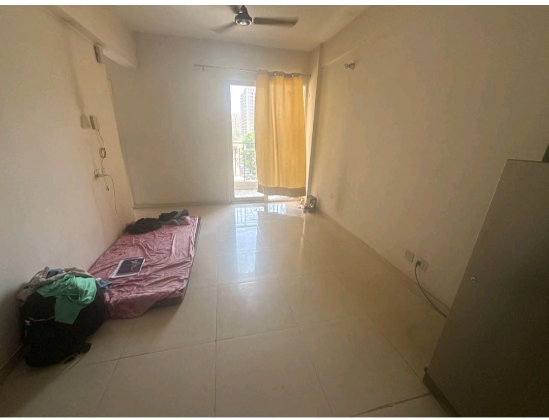 4 BHK + Servant Room Apartment For Sale in Suncity Platinum Towers