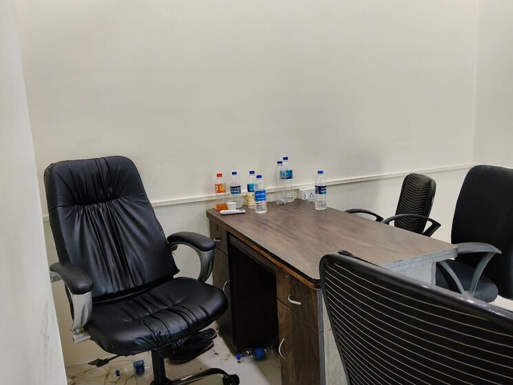 Team Area, express-zone Commercial Office Space 100 Sq.Ft. In Malad East Mumbai 9210665