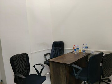  Office Space For Rent in Express Zone, Malad East