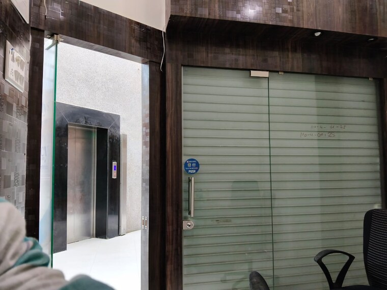 Kitchen, express-zone Commercial Office Space 100 Sq.Ft. In Malad East Mumbai 9210665