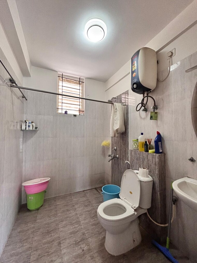 Bathroom, indiranagar 3 Bedroom 2100 Sq.Ft. Apartment In Indiranagar Bangalore 9210669
