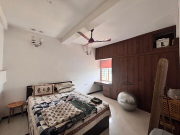 Study Room in 3 BHK Apartment at Indiranagar – for Rent
