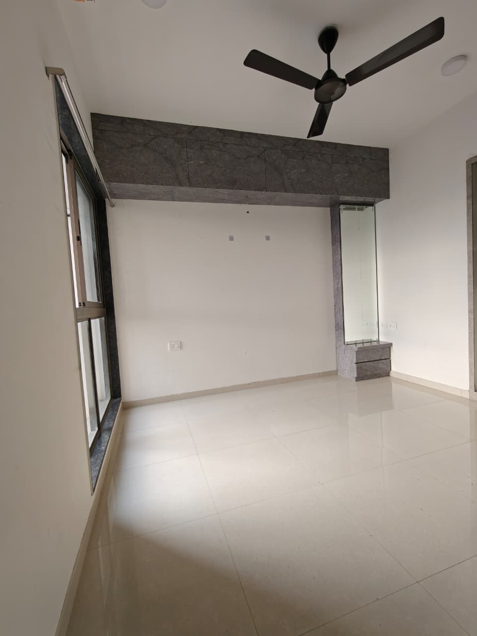 2 BHK Apartment For Rent in Runwal Eirene