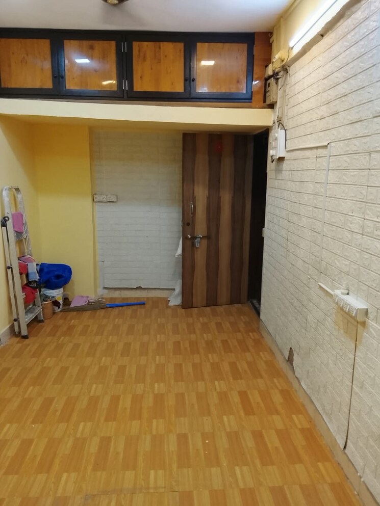 Bedroom, dadar west 1 RK 300 Sq.Ft. Apartment In Dadar West Mumbai 9210740