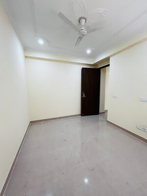 Room in 2 BHK Builder Floor at Saket – for Rent