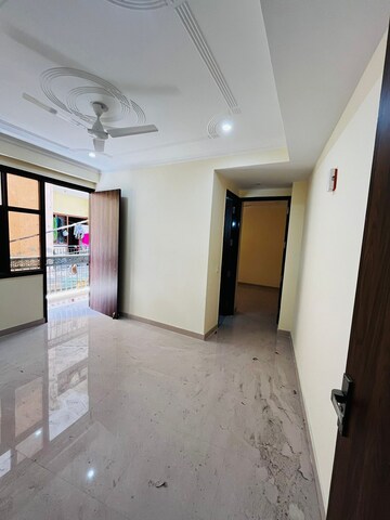 Room in 2 BHK Builder Floor at Saket – for Rent