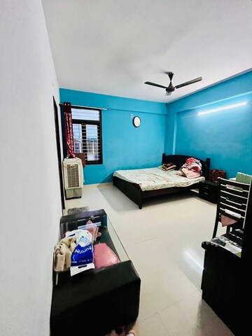 Furnished Amenities in 2 BHK Apartment at Indiranagar – for Rent