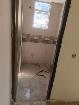 Building Lobby in 3 BHK Builder Floor at Signature Global Park, Sohna Sector 36 – for Sale