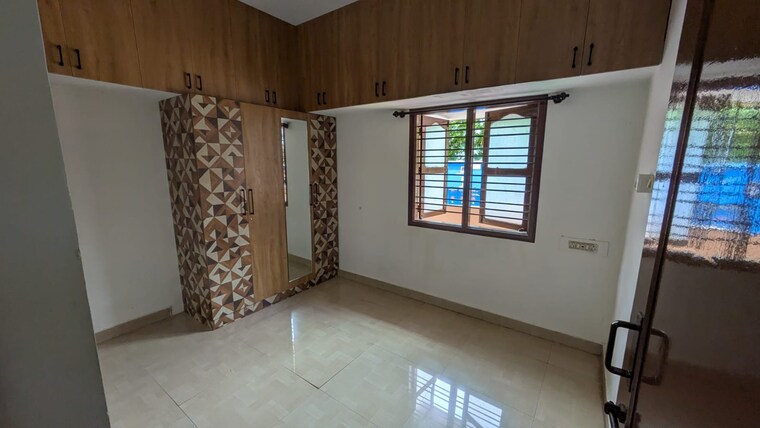 Room, indiranagar 2 Bedroom 1200 Sq.Ft. Independent House In Indiranagar Bangalore 9210824