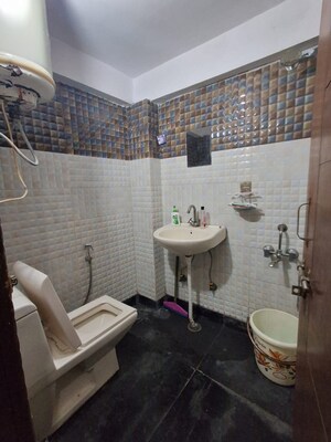 Master Bedroom in 1 BHK Builder Floor at Malviya Nagar – for Rent