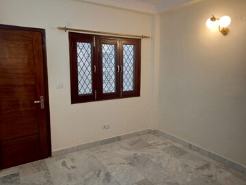 Room in 3 BHK Builder Floor at Malviya Nagar – for Rent