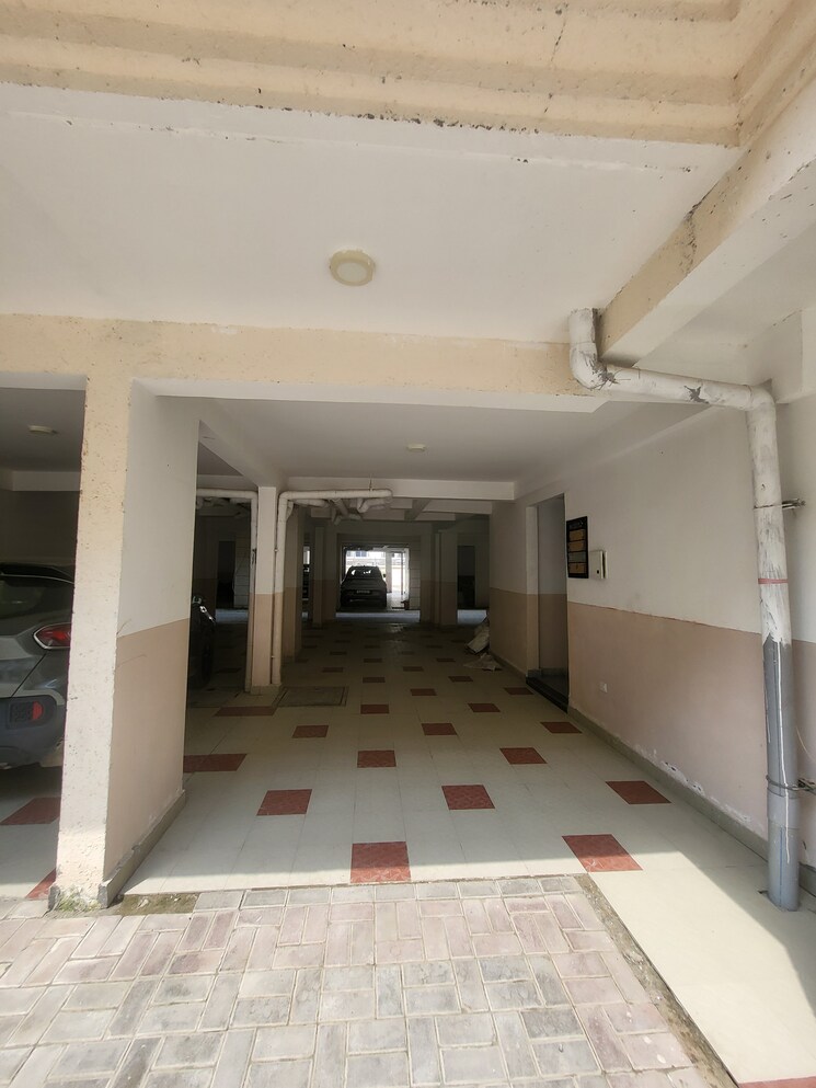  Parking, signature-global-park 2 Bedroom 745 Sq.Ft. Builder Floor In Sohna Sector 36 Gurgaon 9210999