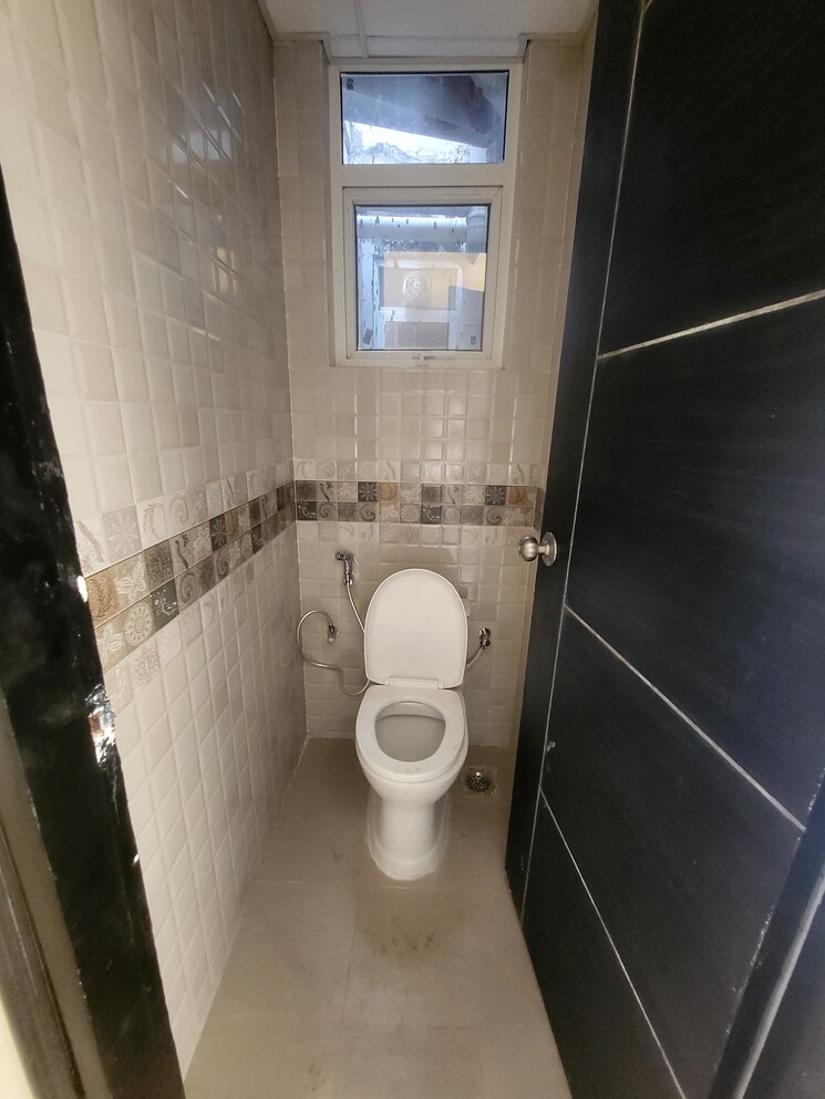 Bathroom, signature-global-park 2 Bedroom 745 Sq.Ft. Builder Floor In Sohna Sector 36 Gurgaon 9210999