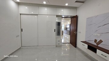 Room in 3 BHK Apartment at Pir Machalla – for Rent