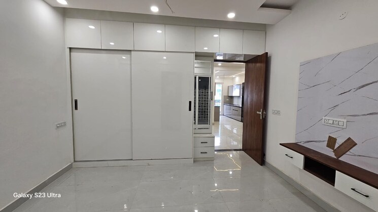 Room, pir machalla 3 Bedroom 2200 Sq.Ft. Apartment In Pir Machalla Zirakpur 9211002