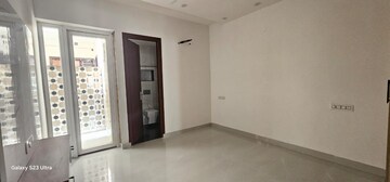 Room in 3 BHK Apartment at Pir Machalla – for Rent