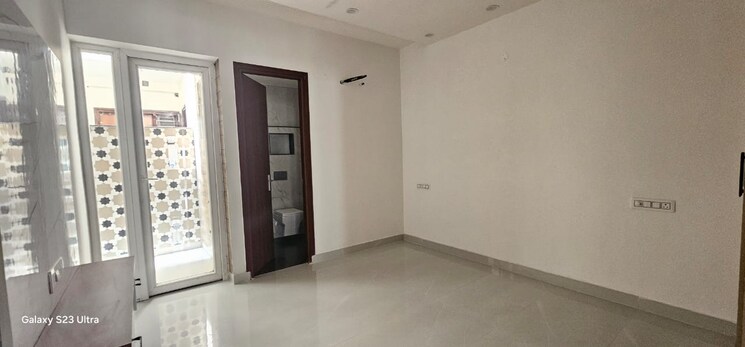 Room, pir machalla 3 Bedroom 2200 Sq.Ft. Apartment In Pir Machalla Zirakpur 9211002