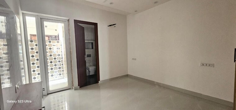 Room, pir machalla 3 Bedroom 2200 Sq.Ft. Apartment In Pir Machalla Zirakpur 9211002