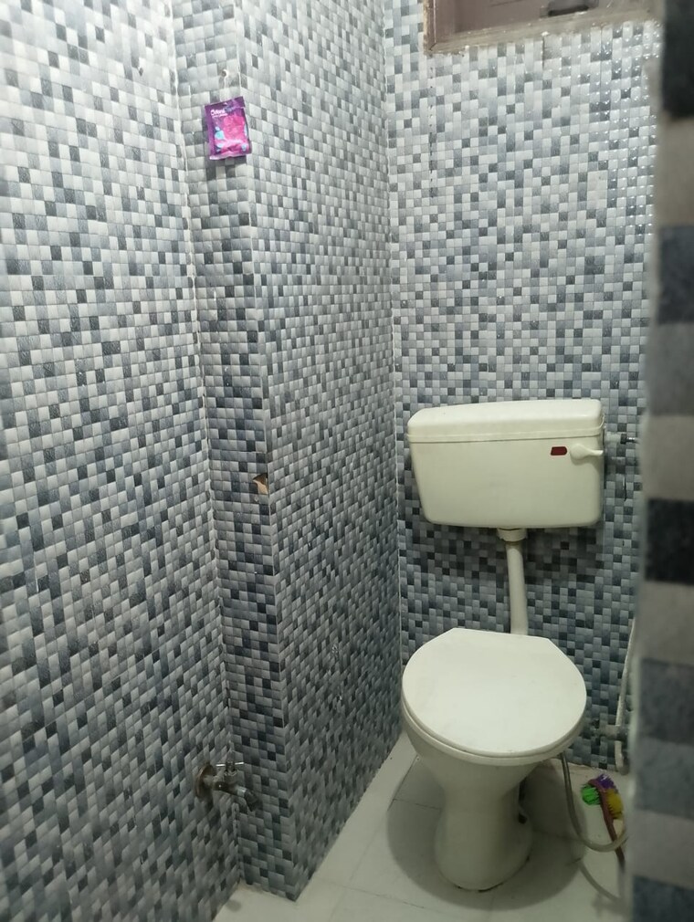 Bathroom, malviya nagar 2 Bedroom 900 Sq.Ft. Builder Floor In Malviya Nagar Delhi 9211049