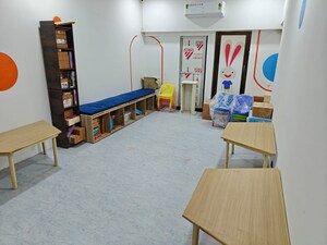 Bedroom in  Office Space at Kandivali West – for Rent