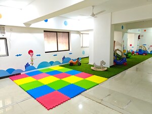 Bedroom in  Office Space at Kandivali West – for Rent