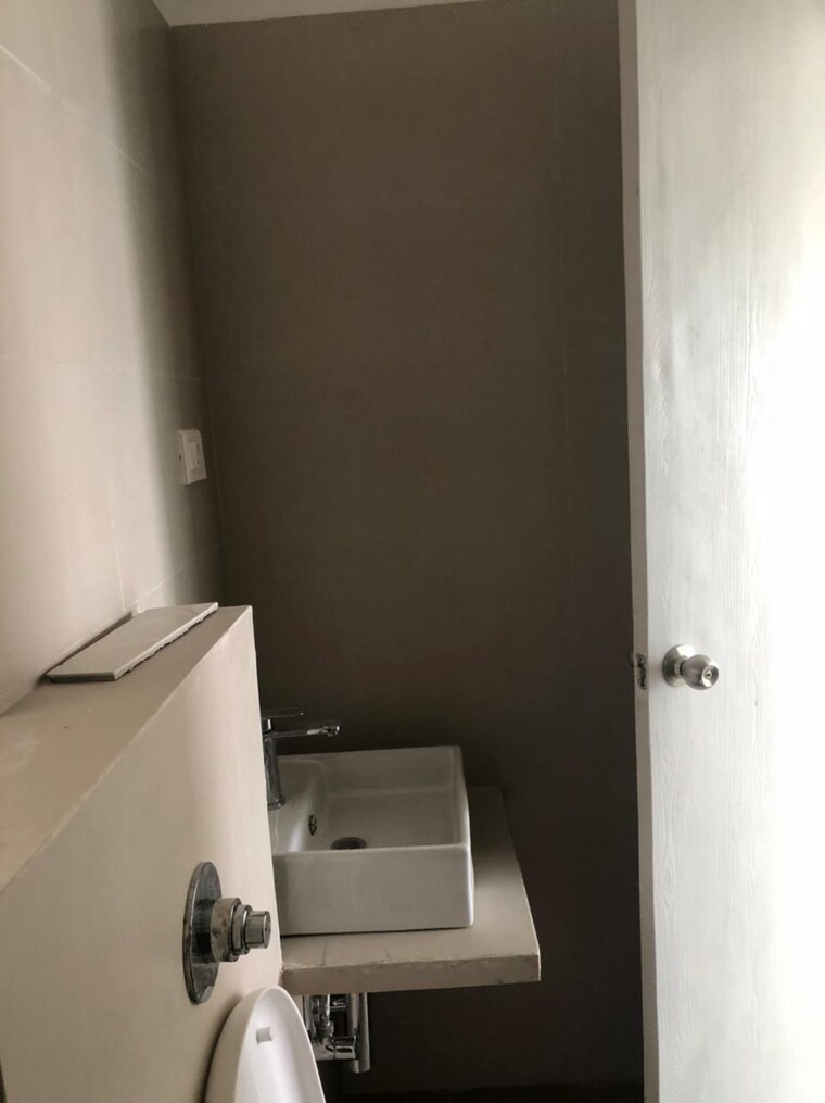 Bathroom, mayfair-the-view 2 Bedroom 629 Sq.Ft. Apartment In Vikhroli West Mumbai 9211035