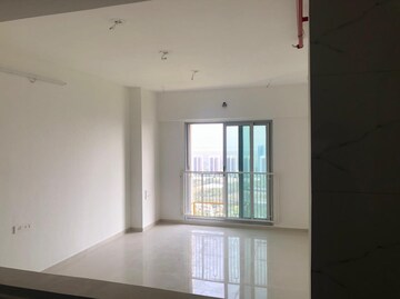 Room in 2 BHK Apartment at Mayfair The View, Vikhroli West – for Sale