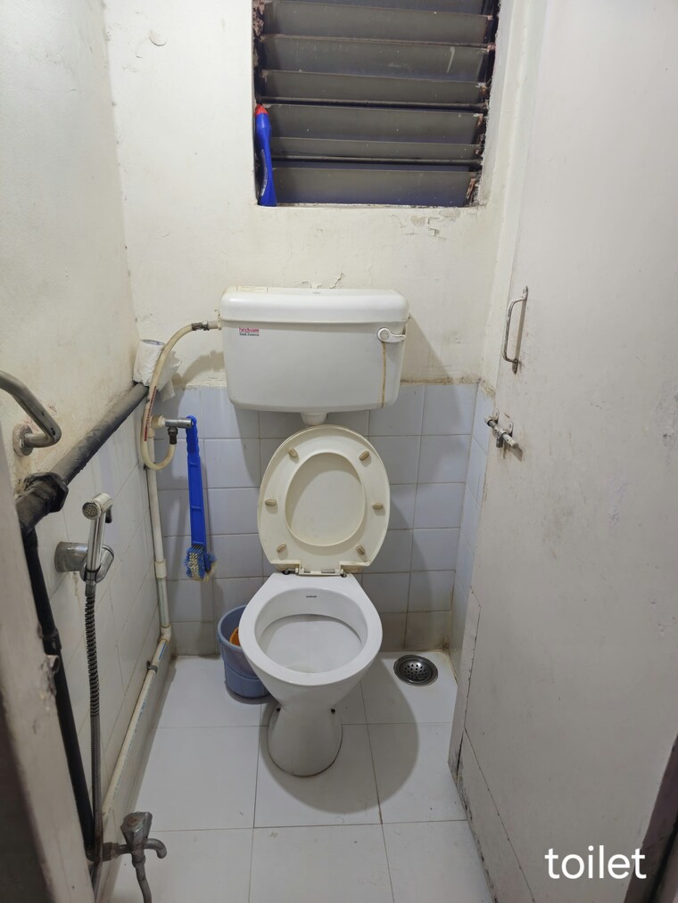 Bathroom, erandwane 1 Bedroom 550 Sq.Ft. Apartment In Erandwane Pune 9211100