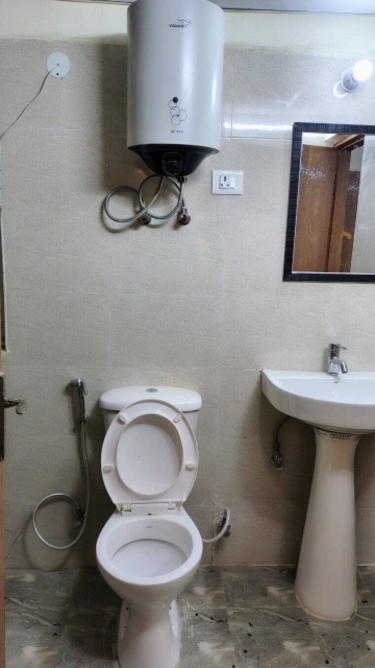 Attached Bathroom, amrapali-centurian-park 2 Bedroom 990 Sq.Ft. Apartment In Tech Zone 4 Greater Noida Greater Noida 9211090