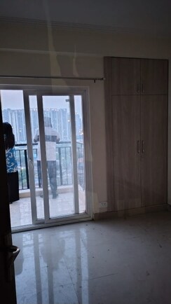 2 BHK + Study Room Apartment For Sale in Amrapali Centurian Park