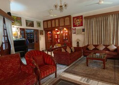 4 BHK + Pooja Room,Servant Room,Study Room,Extra Room Villa For Sale in Sainik Farm