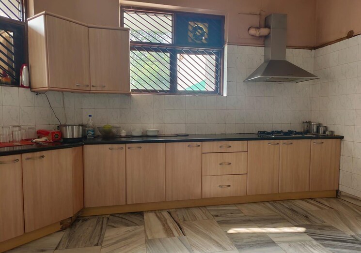 Kitchen, sainik farm 4 Bedroom 1500 Sq.Yd. Villa In Sainik Farm Delhi 9211148
