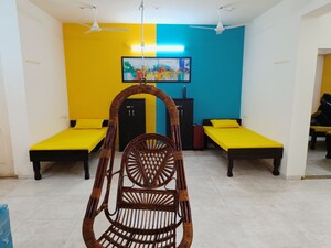 Room in  Pg at Old Padra Road – for Rent