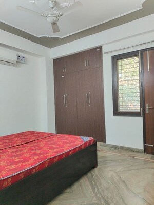 Bedroom in 2 BHK Builder Floor at Sector 46 – for Rent