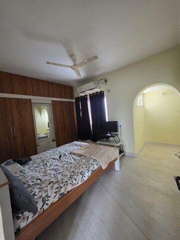 Bedroom in 2 BHK Builder Floor at Indiranagar – for Rent