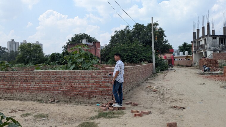 undefined, sector 144  200 Sq.Yd. Plot In Sector 144 Noida 9211366