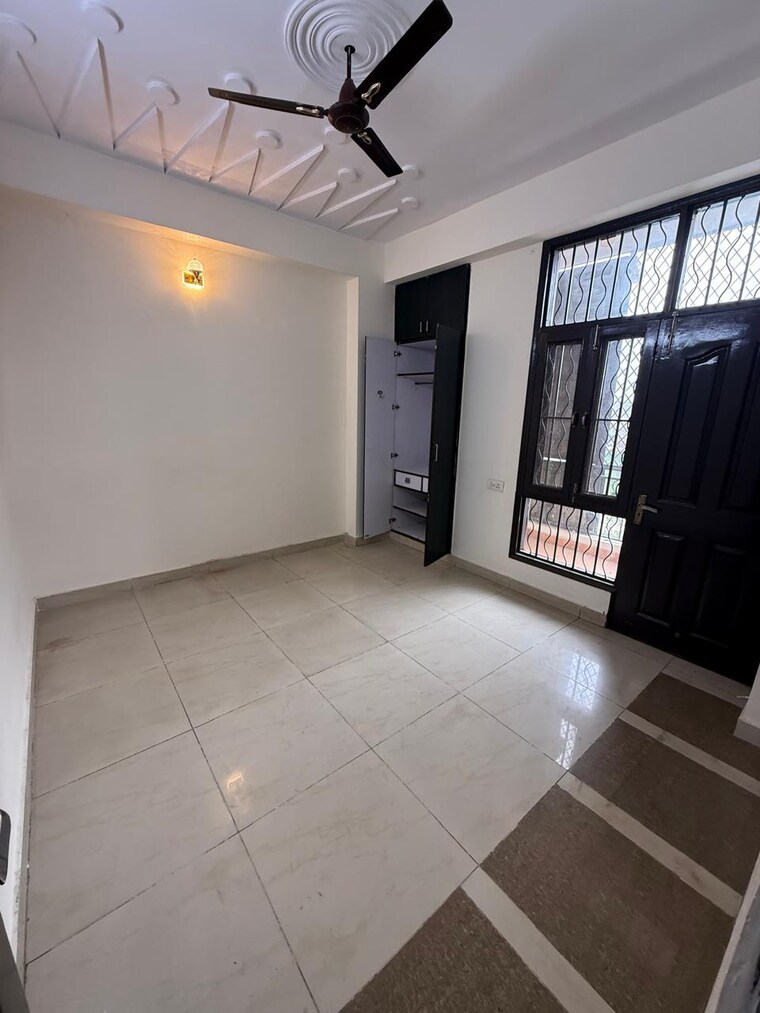 Room, gulshan-gc-centrum 3 Bedroom 1600 Sq.Ft. Apartment In Ahinsa Khand 2 Ghaziabad 9211363