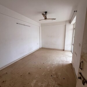 Room in 2 BHK Apartment at Breez Global Heights, Sohna Sector 33 – for Sale