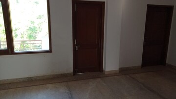 Room in 3 BHK Apartment at Ram Vatika, Defence Colony – for Rent