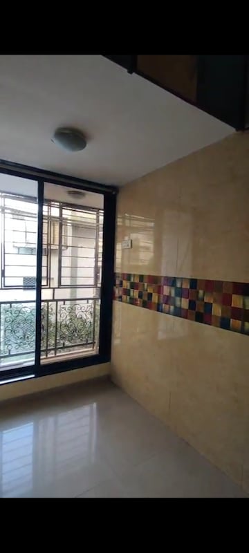 Room in 2 BHK Apartment at Vile Parle East – for Rent