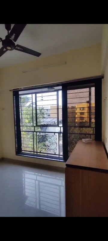 Room in 2 BHK Apartment at Vile Parle East – for Rent